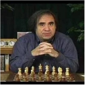فیلم آموزش روئی لوپز واریانت دفاع اشتاینتز برای سیاه  Ruy Lopez: Steinitz Defense